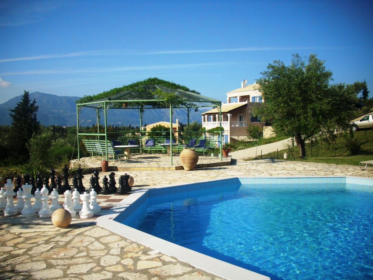 Mouse House Gouvia Exterior foto